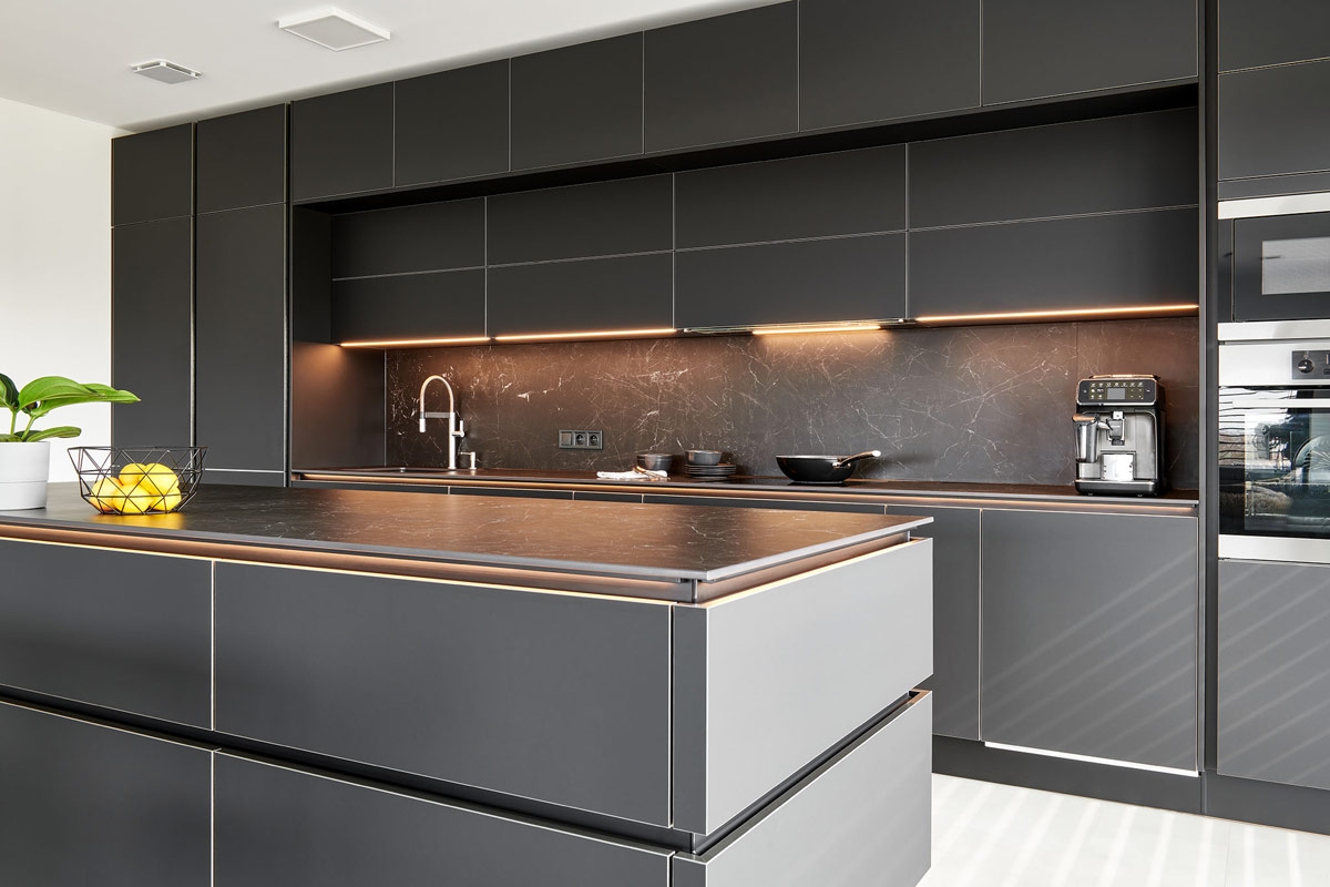 Prostorná, moderní kuchyně