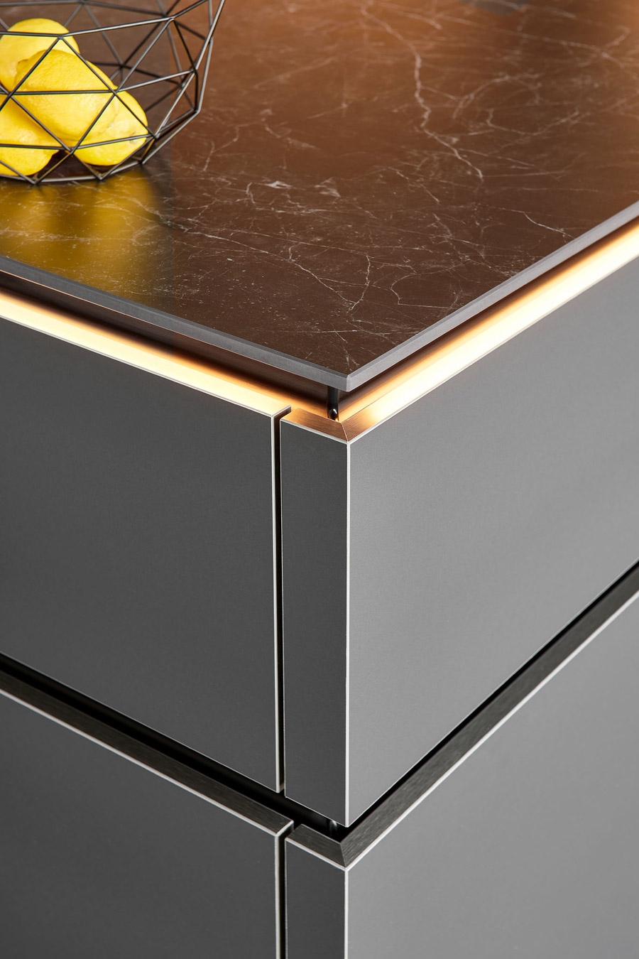 Prostorná, moderní kuchyně